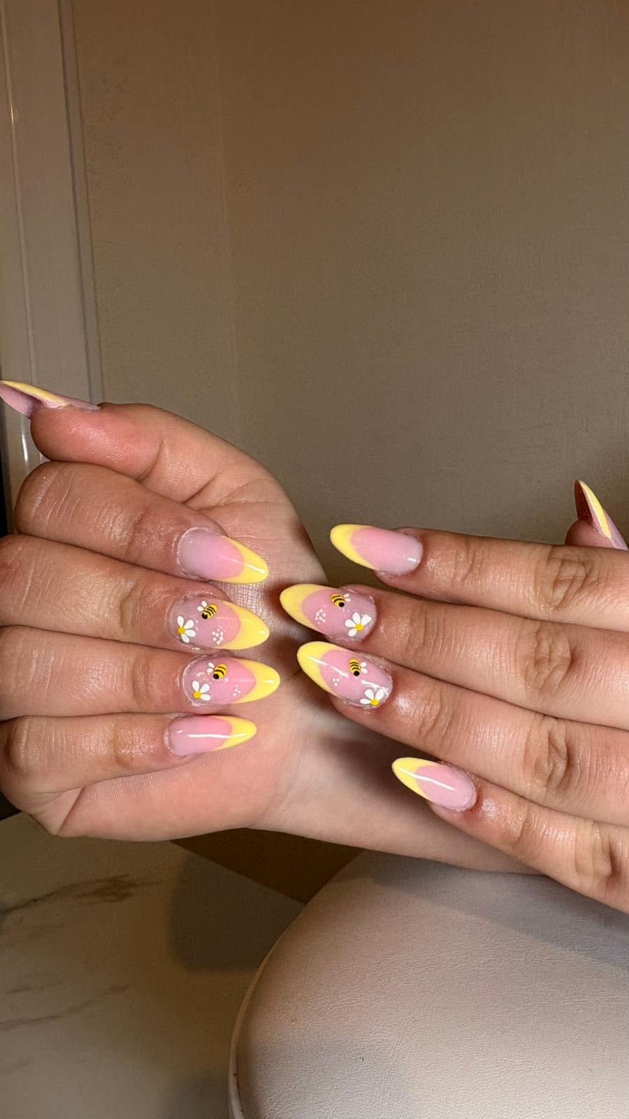 Nail art coeurs et strass