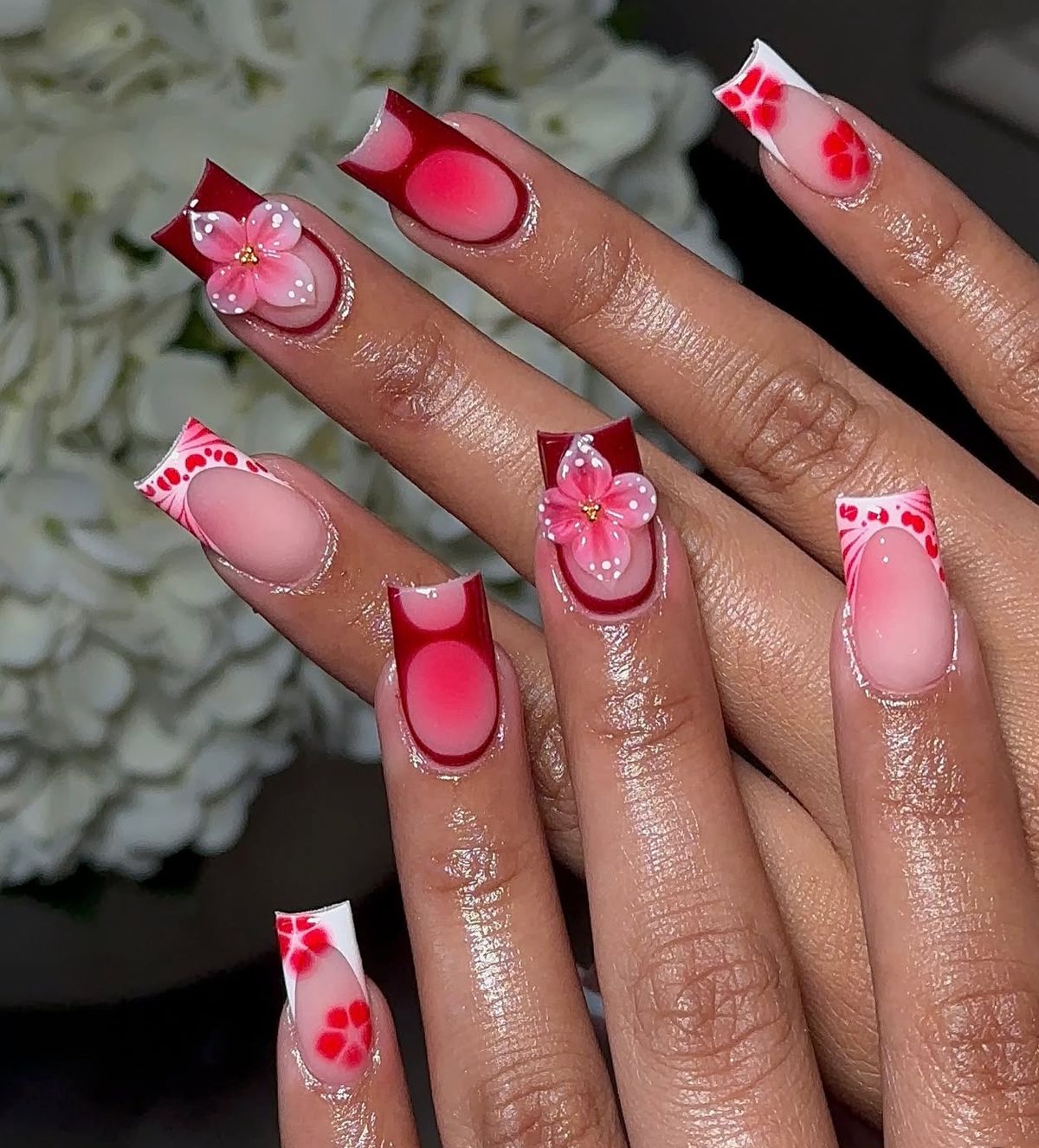 Nail art doré et noir